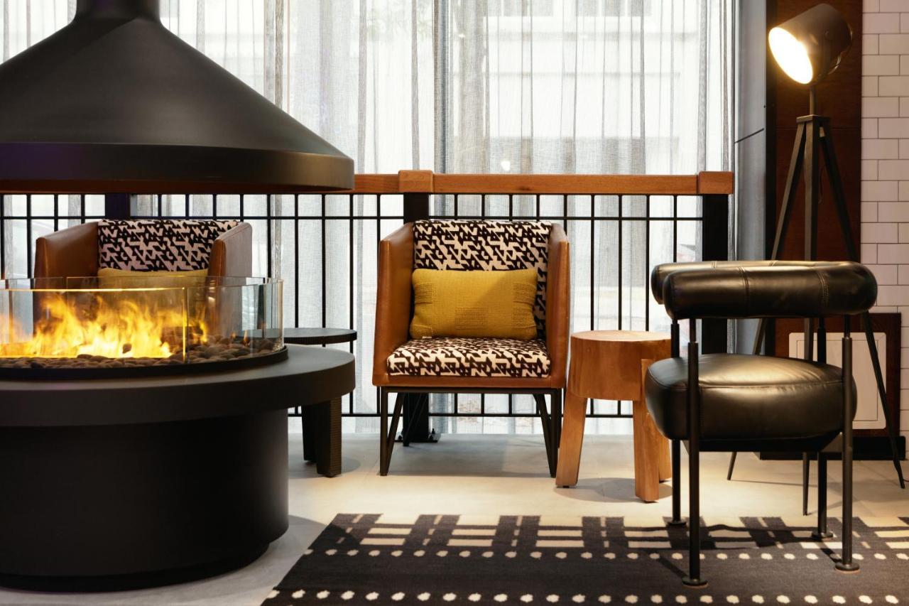 Hotel Moxy Richmond Downtown Extérieur photo