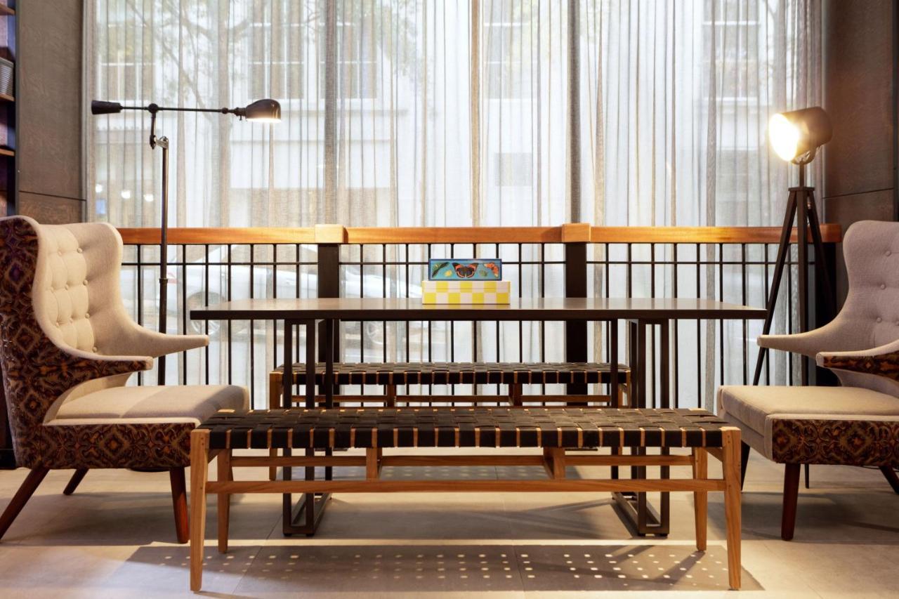 Hotel Moxy Richmond Downtown Extérieur photo